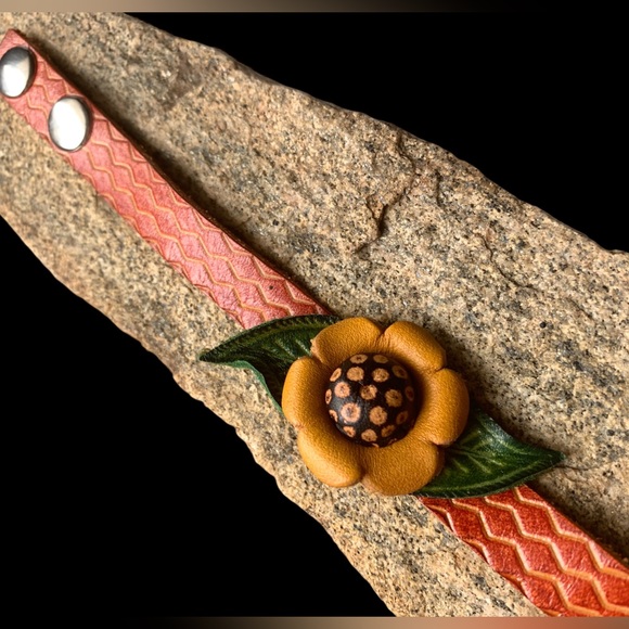 Genuine Leather Bohemian Boho Flower Bracelet Woman’s Jewelry Hippie Vibes - Picture 5 of 7